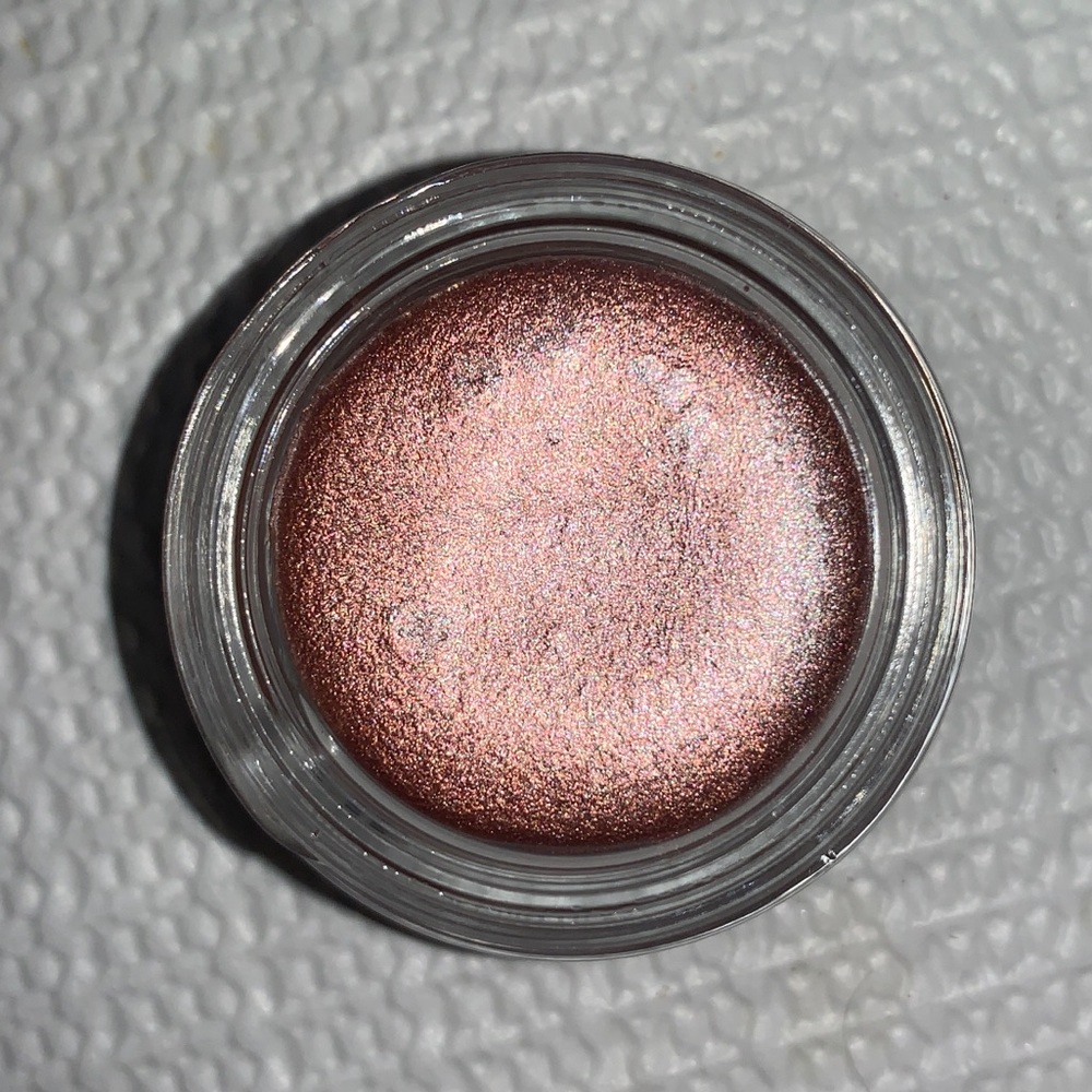 KYLIE birthday collection creme shadow